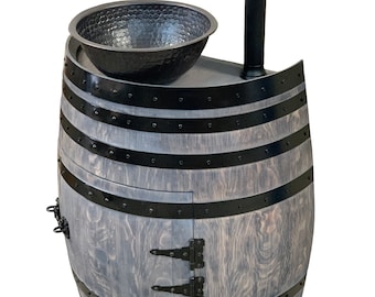 Weathered Grey Half Wine Barrel Bagno Lavandino Vanità con lavandino in rame rotondo nero e rubinetto a cascata nero