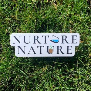 Sticker Nurture Nature // Sticker plante fille // Sticker plante vinyle // Sticker amoureux de la nature