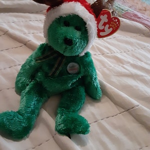Ty beanie baby 2002 holiday teddy