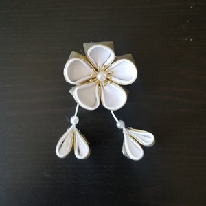 Small Handmade Japanese Kanzashi Hair Clip (Customizable colors)