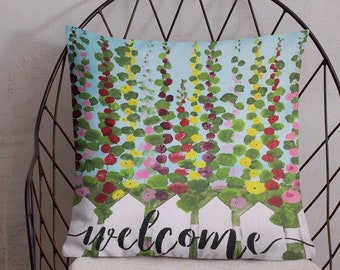 "Rot, Gelb und Pink ""Holy Hocks Welcome Fence"" Gedruckt von Original Handgemalten DESIGN auf einem Premium-Kissen doppelseitig und enthält Insert."
