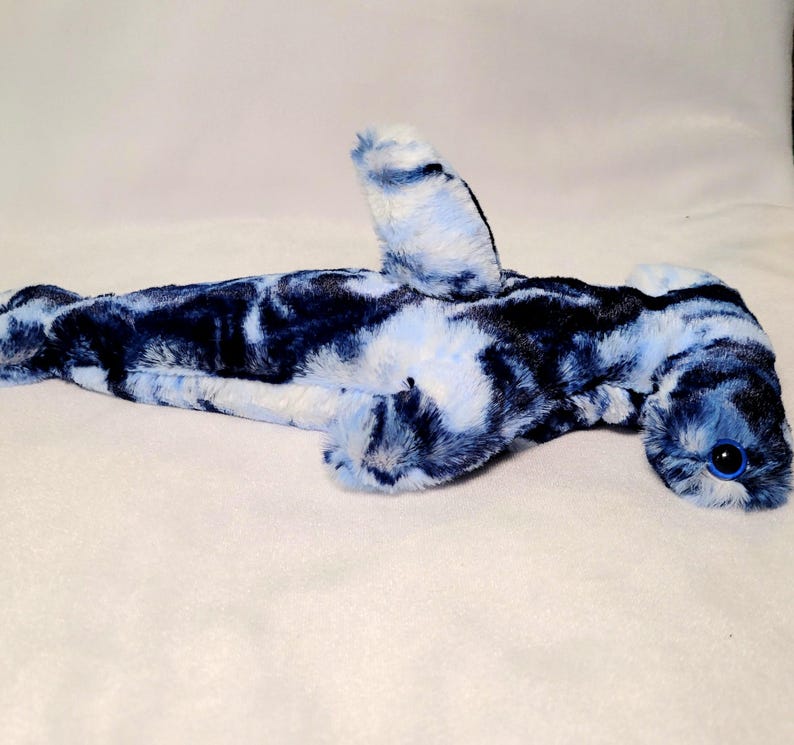Weighted Minky Hammerhead Shark Stuffed Toy: Anxiety Relief immagine 9