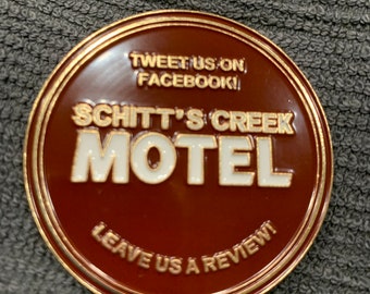 Rosebud pin circle coaster motel pin
