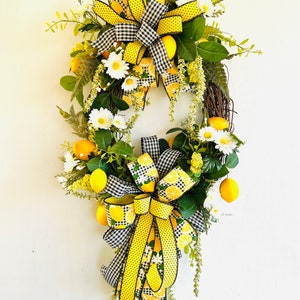 Summer Lemon Daisy Floral Grapevine Wreath, Lemon Everyday Wreath for front door, Farmhouse lemon decor, Summer Lemon Kitchen Decoration image 2