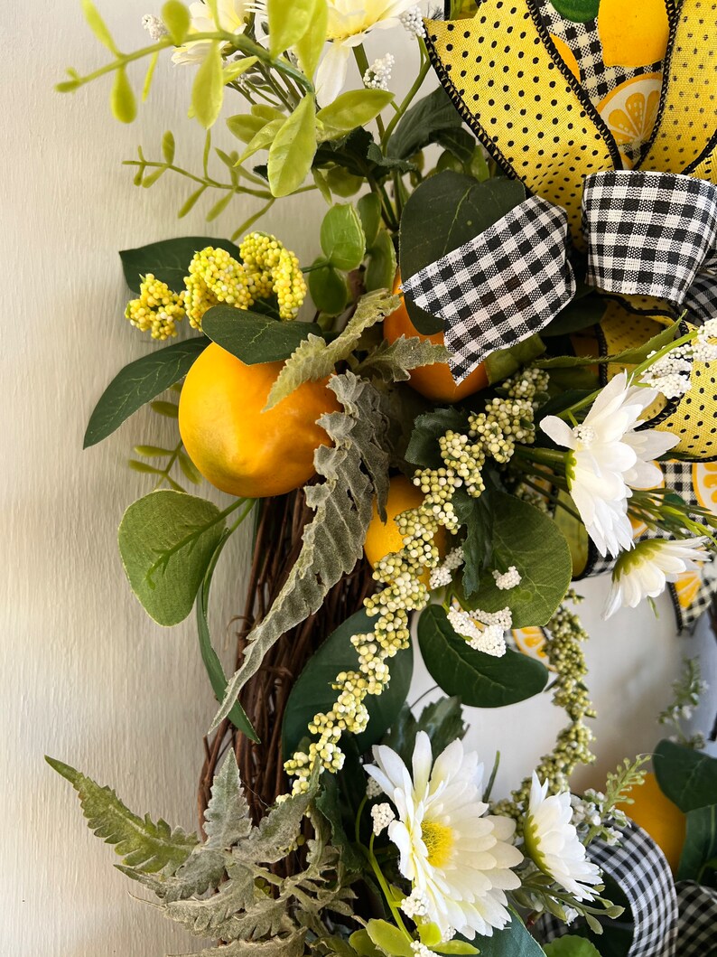 Summer Lemon Daisy Floral Grapevine Wreath, Lemon Everyday Wreath for front door, Farmhouse lemon decor, Summer Lemon Kitchen Decoration image 9