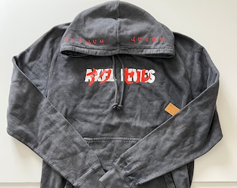 Axel Lives sudadera con capucha Akira vibes con lavado vintage y ceniza negra