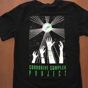 Sommarkollektion i begränsad upplaga: T-shirtdesign inspirerad av Corrosive Complex