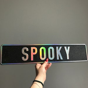 Placa de carro frontal preta personalizada, decoração de casa e carro assustadora, presente de Halloween personalizado da filha