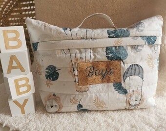 Une trousse de toilette bébé pratique pour toutes les sorties