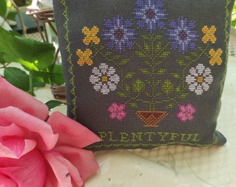 Plentyful / Summertime Series 1. / Daisy & Cornflower / Original cross stitch pattern