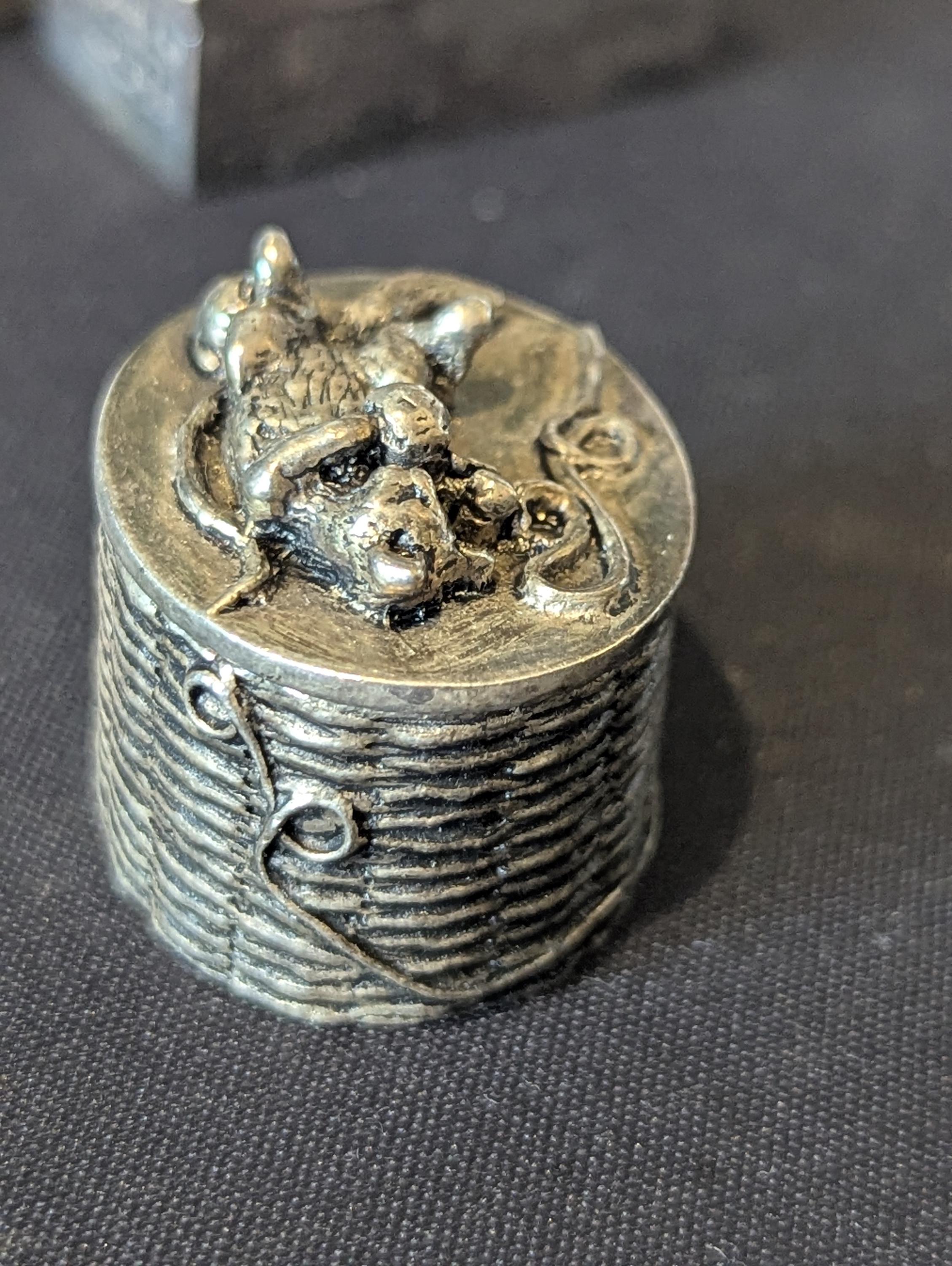 1 Silver Scenes Gift Box. Please Select 1 by Message to Me With