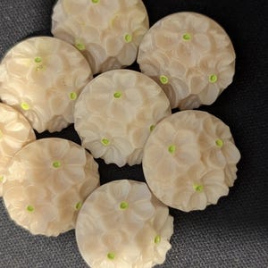 4 x Stunning frosted pink painted centre glass buttons. 1.8cm diameter.