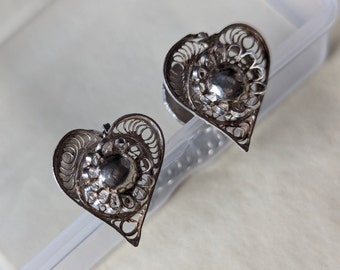 Buttons hearts in Silver filigree.  1.7cm.