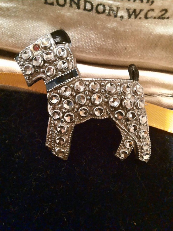 Art deco scottie dog terrier brooch pin in die_st… - image 1