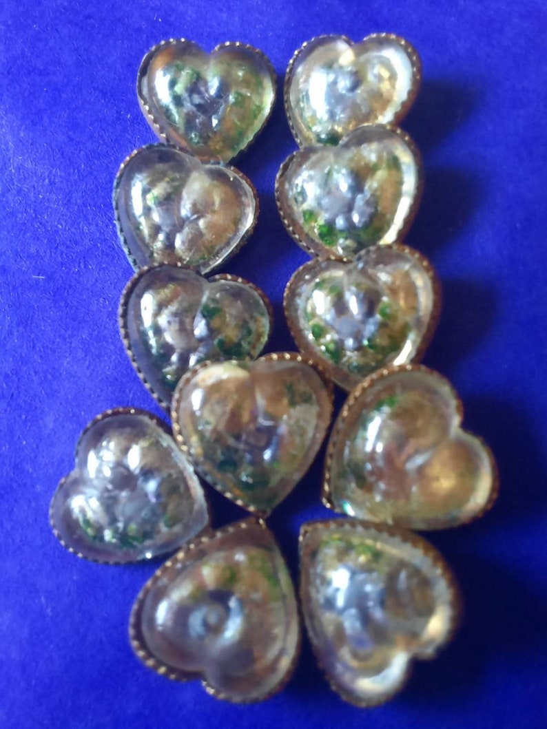 1 set 11 1830s suffrogette heart intaglio tiny buttons. 9mm dia 1 set 11 1830s suffrogette heart intaglio tiny buttons. 9mm dia
