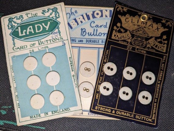 Antique Linen Buttons on Original Card Antique Linen Buttons on Original Card
