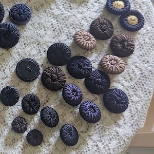 Passementerie, French chord buttons. Smaller sizes.