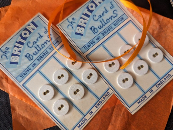Antique Linen Buttons on Original Card Antique Linen Buttons on Original Card