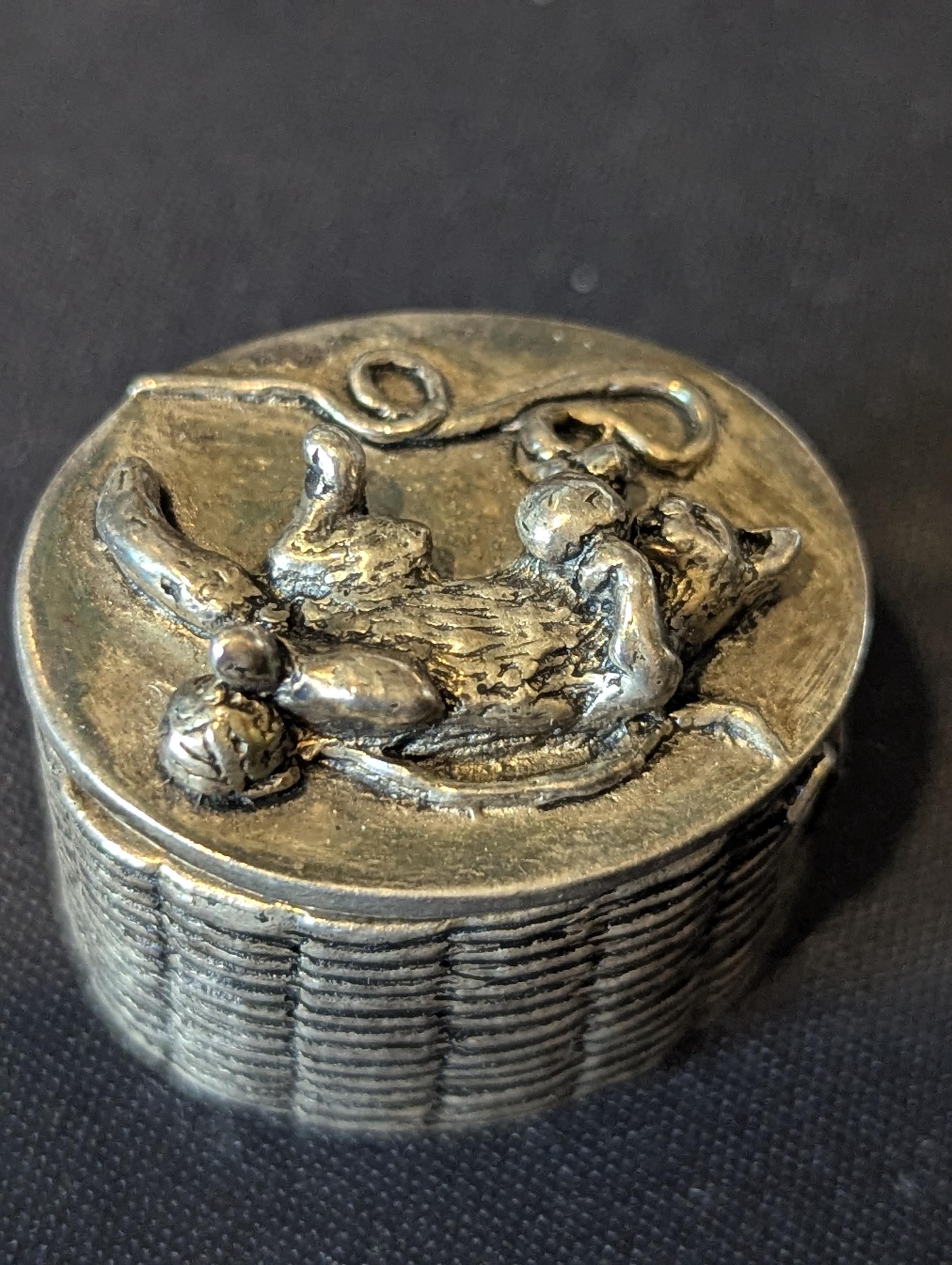 1 Silver Scenes Gift Box. Please Select 1 by Message to Me With