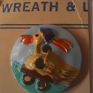 Vintage Duck on Skates Button, Handpainted Novelty Button (15mm)