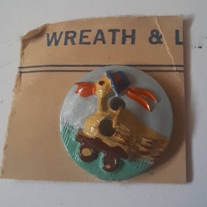 1 Button vintage duck on skates! Novelty Wreath and Lion english handpainted buttons. 15mm or 1.5cm diameter.