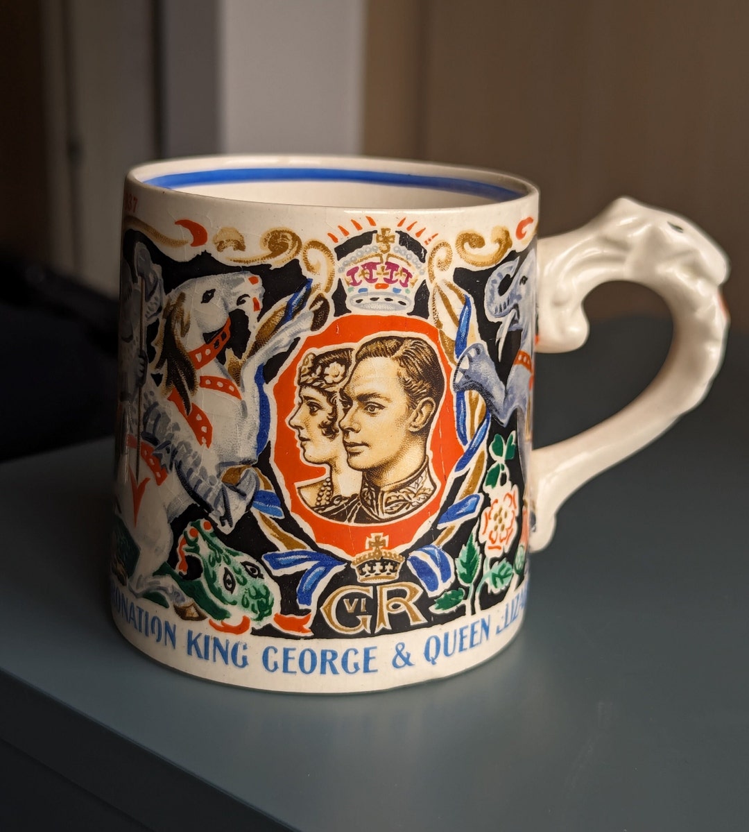25 th Anniversary Queen Elizabeth mug Royal Doulton (JAS) 25 th Anniversary Queen Elizabeth mug Royal Doulton (JAS)