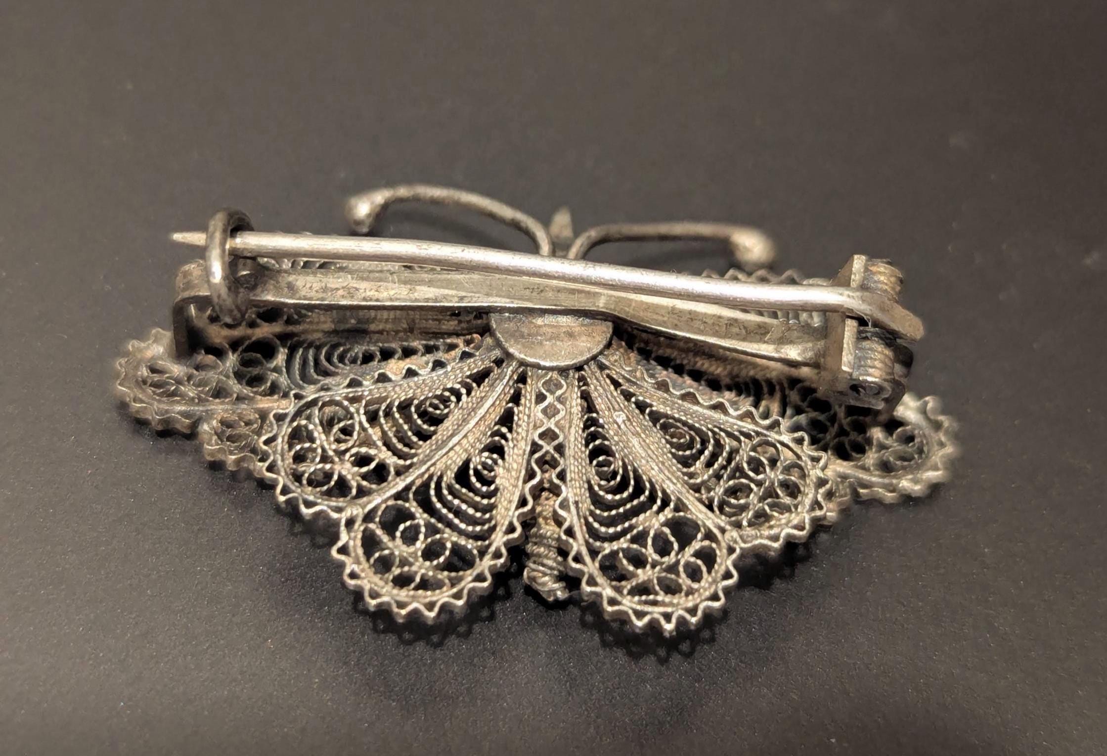 Broche Filigrane À VENDRE! - FR