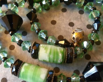 Art Deco 1920s Czech green and black Bead necklace .