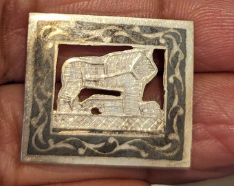 Button Silver Neillo work Egyptian revival theme. Square  2.2cm by 2cm.