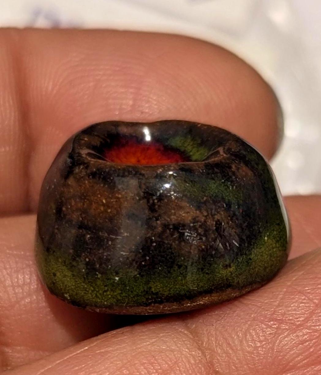 ボタン 陶器職人による手作りボタン。ルーシー・リースタイル。直径2cm