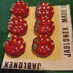 Conjunto de 6 botões de vidro checo vintage em formato de morango realista. 1,5 cm de diâmetro.