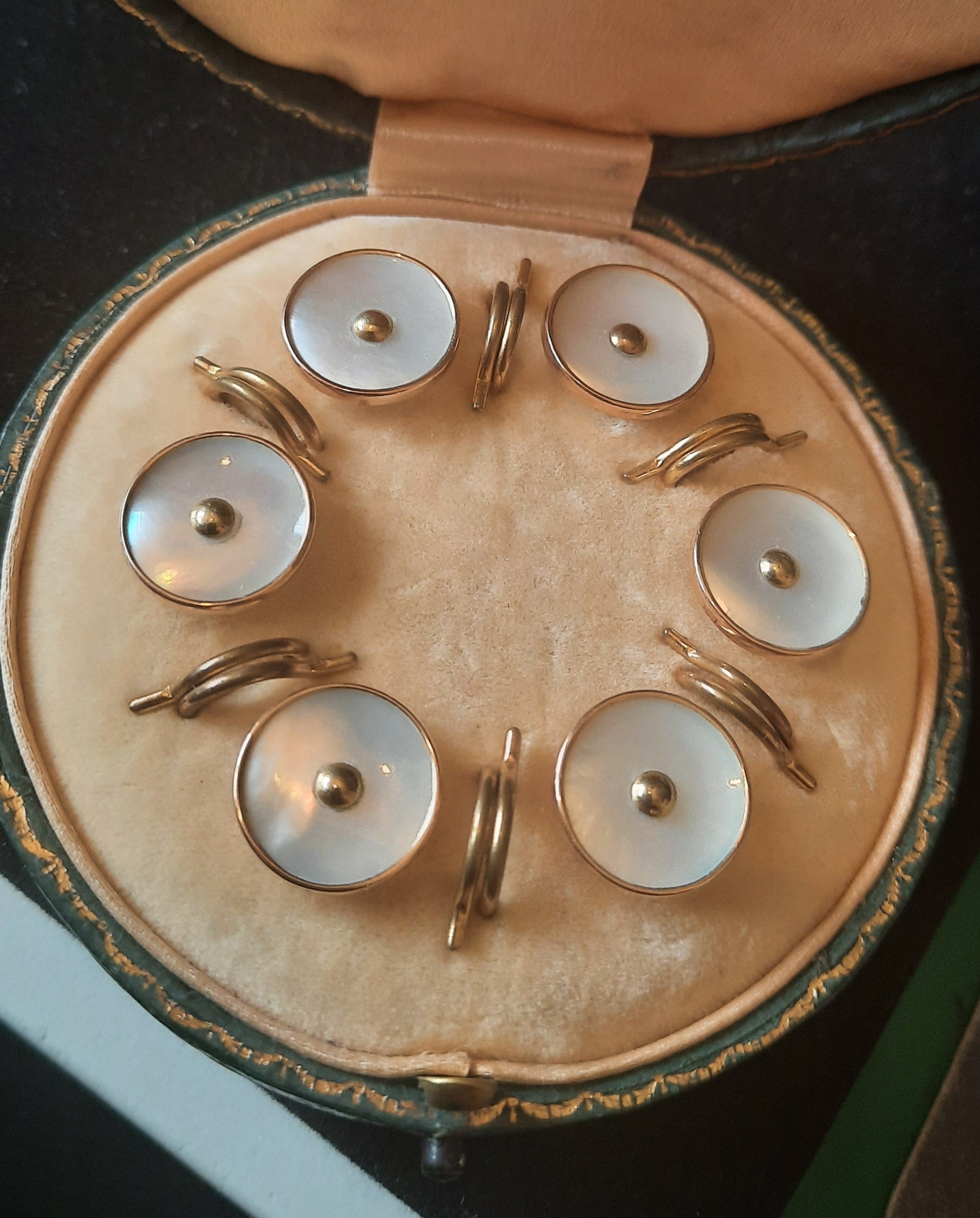 9ct Gold and Mother of Pearl Button Set. Boxed. - Etsy