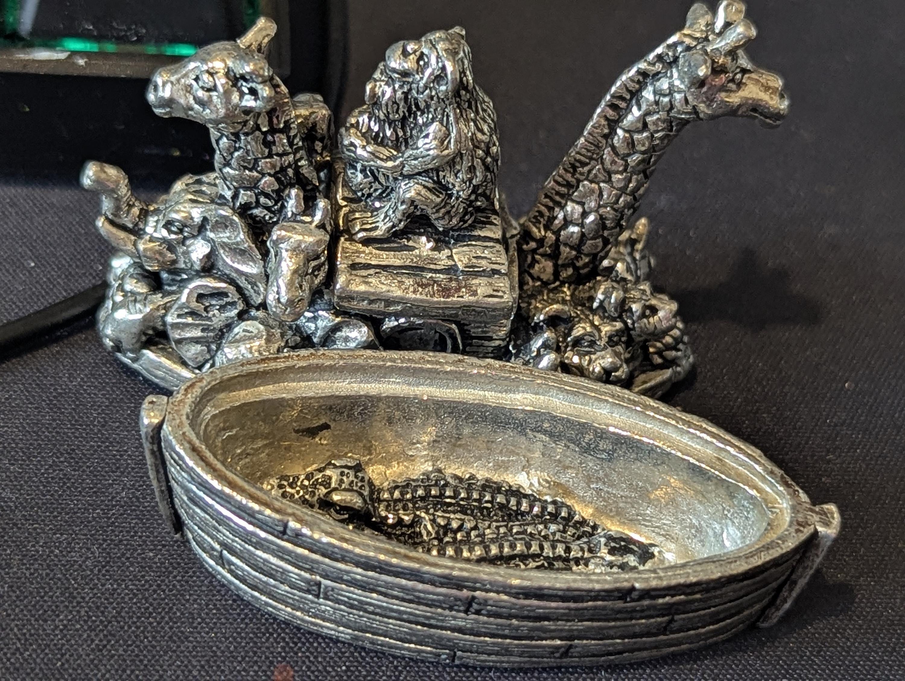 1 Silver Scenes Gift Box. Please Select 1 by Message to Me With