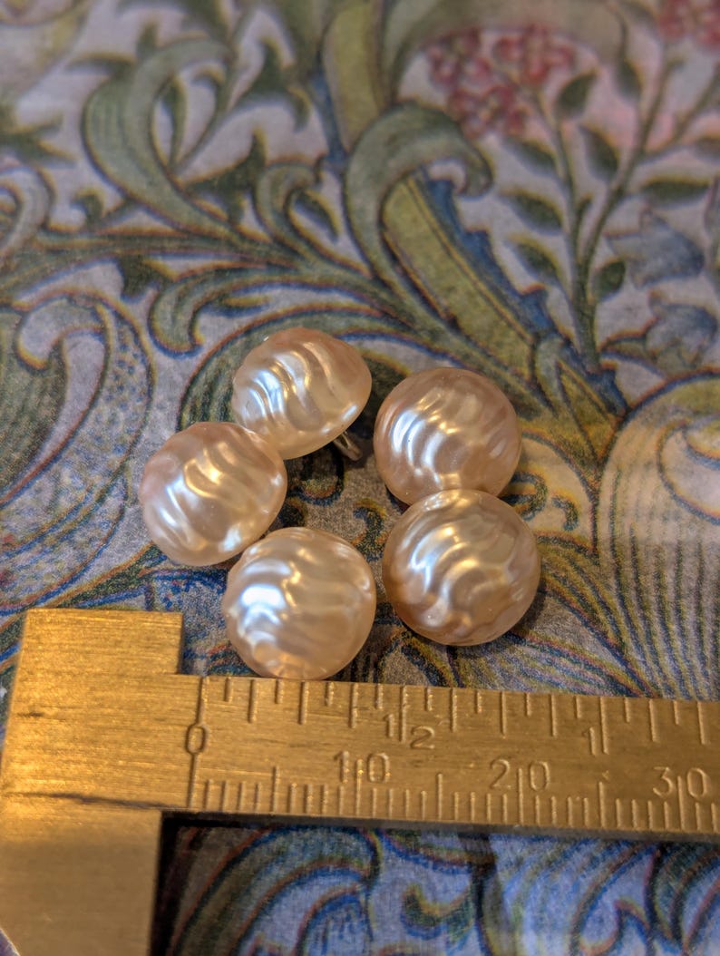 ヴィンテージ風パール加工プラスチックボタン5個セット – 溝付きメロン型、12mm、ミッドセンチュリークラフト用品 画像 5