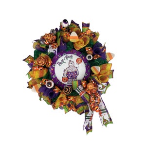 Halloween Trick or Treat wreath for front door, Halloween Porch decor, Halloween decoration, Halloween mummy wreath, Candy corn wreath