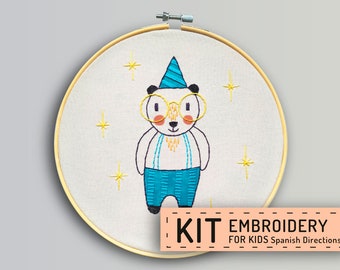 Hand embroidery kit for kids, kids wall decor, spanish directions, bear with glases, hoop art DIY, teddy bear, bear with hat, blue and yelow