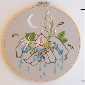 Hand embroidery pdf, pattern spanish, paper boat to embroider, fish water, moon night, online stitch, hands holding water, DIY embroidery image 2