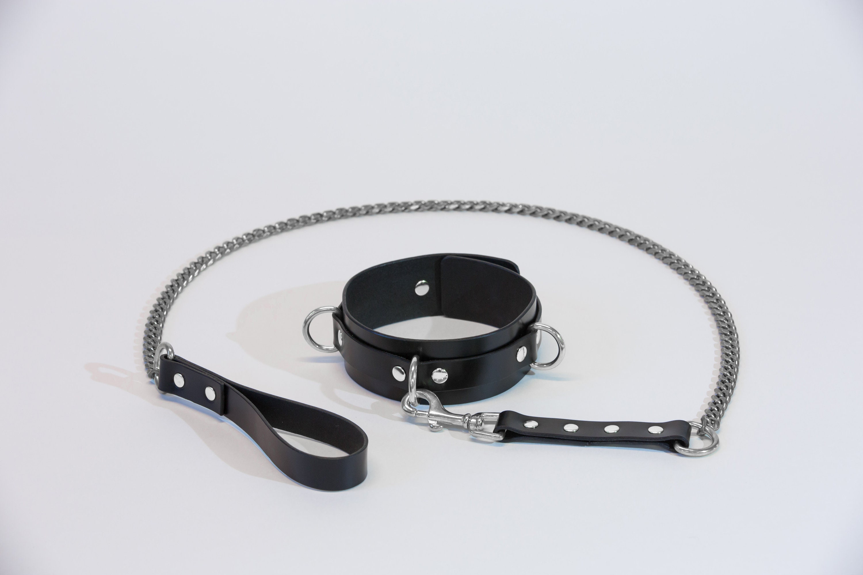 Black leash for sub collar from the Submission Etsy