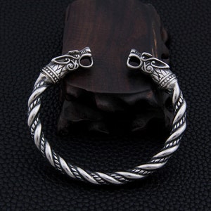 women's viking jewelry