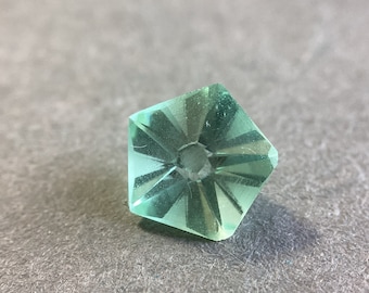 Lab grown green sapphire faceted gemstone 1pc 7mm