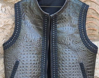 Motorcycle Gator embossed leather vest for bikers. 100% handcrafted. Hand braided. Colors available.