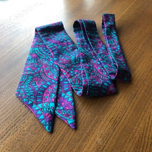 Lavalliere cravat - 21st century paisley