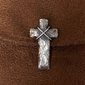 Vintage Hand-Poured Sterling Silver Cross with Hammered Finish - A Timeless Symbol of Faith