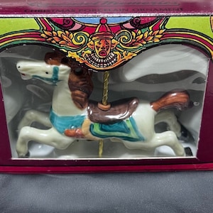 Enfeite de Natal vintage Willitts Design 1985, cavalo de porcelana, 3816