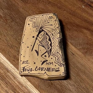 Placa de arte de cerámica vintage de los nativos americanos con cuatro esquinas: pequeña obra maestra hecha a mano de Nuevo México y Arizona.