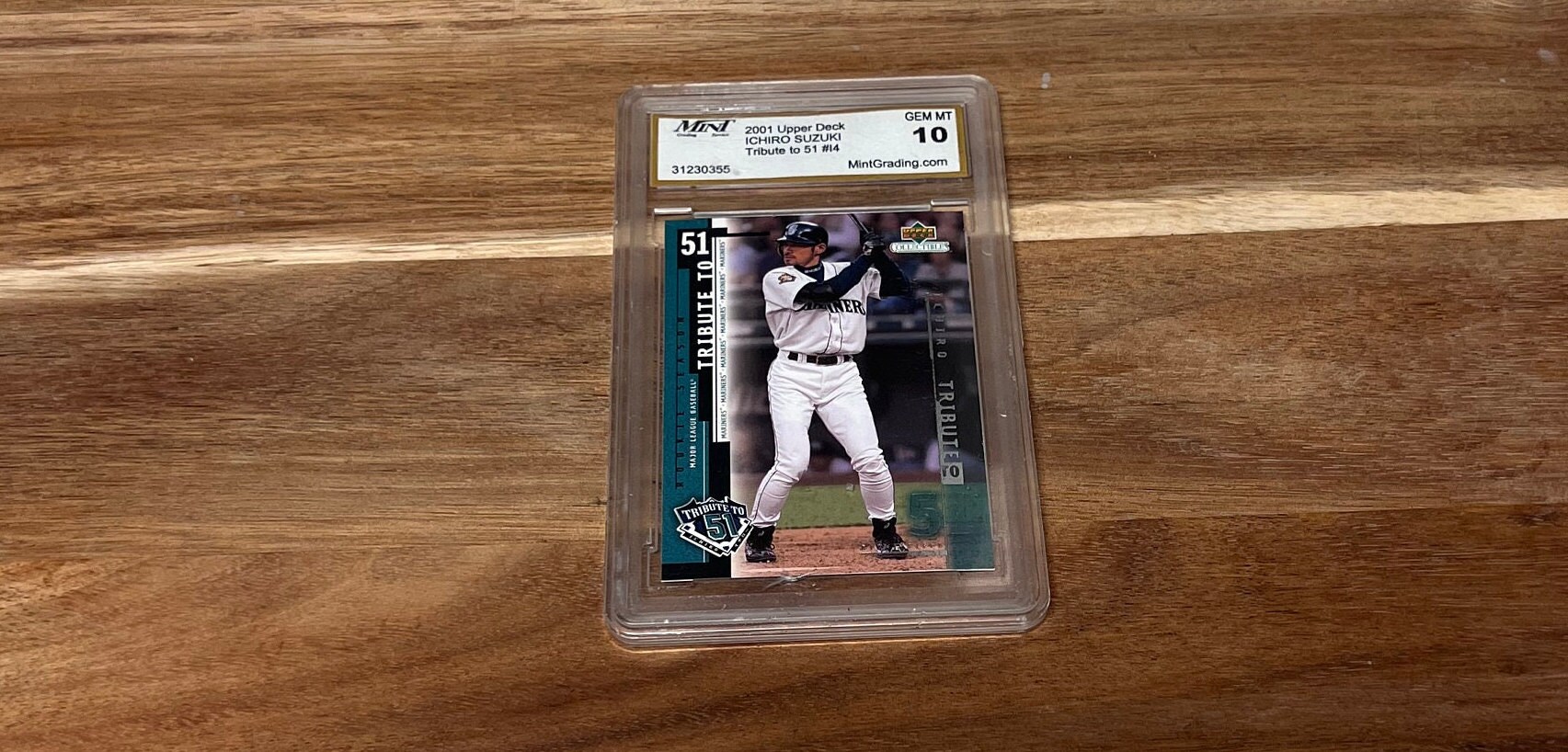 2001 Ichiro Suzuki Tribute to 51 #14 Mint Grading 10 - Gem Mint 10 