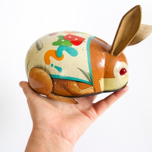 Vintage tin toy rabbit, MT litho toy bunny with bats on its baseball fan scarf, 1950s Mid century battery operated tin toy