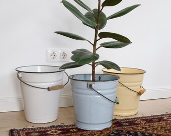 Rustic Farmhouse Bucket Set of 3, Pastel Color Metal Planters for Indoor or Garden, Authentic Cottage Decor in White Blue and Cream