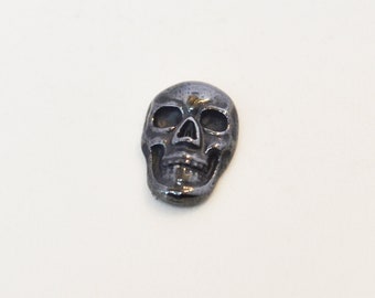 Crânio de cabochão de hematita, pedra metálica de bronze, pedra preciosa de cabochão de caveira esculpida, anel de caveira de hematita, anel de prata esterlina personalizado