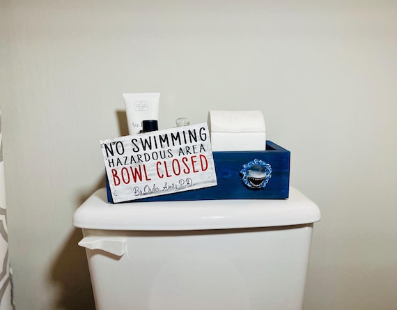 Jaws-Inspired Wooden Toilet Paper Holder: Shark-Themed Bathroom Decor for Movie Fans